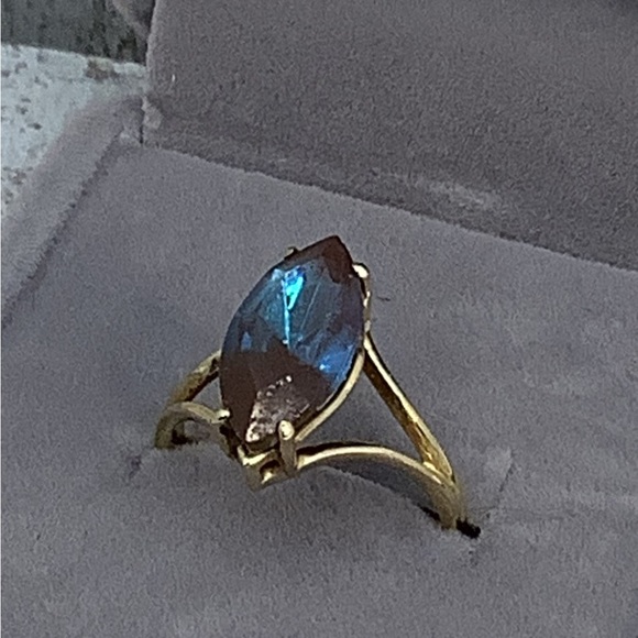 Antique Saphiret set in 10 kt gold Women's Ring size 6 - Picture 1 of 8